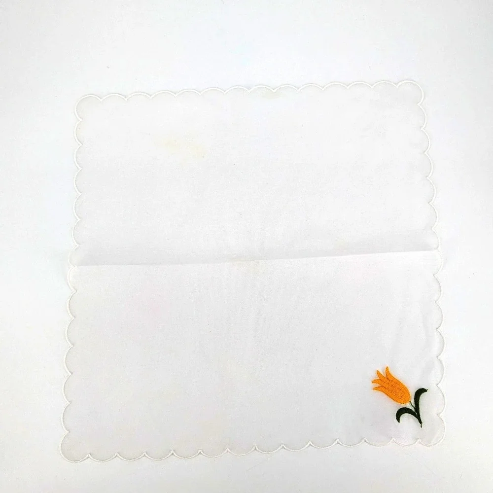Vintage Vittorio Swiss Yellow Tulip Embroidered Scalloped Napkins Set of 8